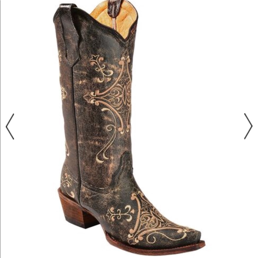 Circle G cowboy boots. Size 6